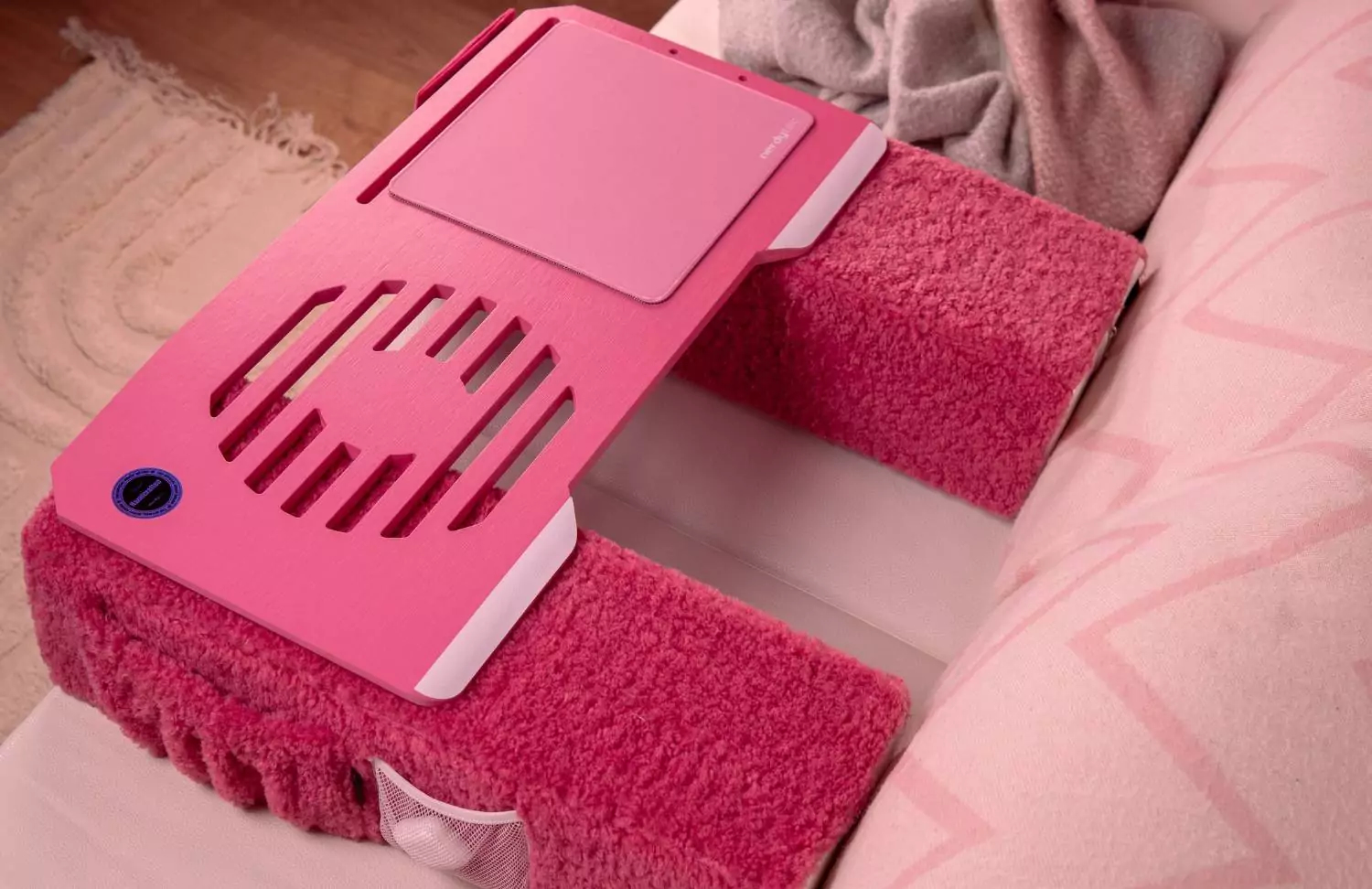 Review: Couchmaster CYPINK – I’m a Barbie girl in a couch gaming world.